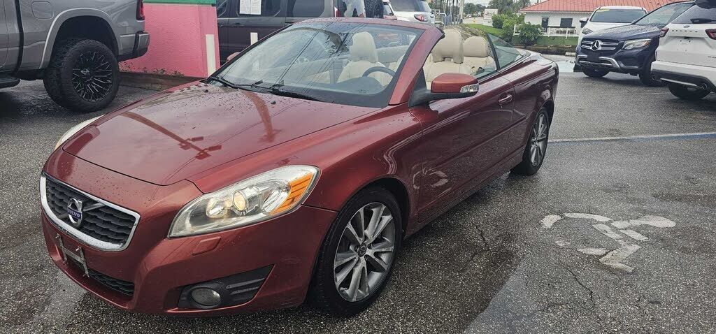 2011 VOLVO C70