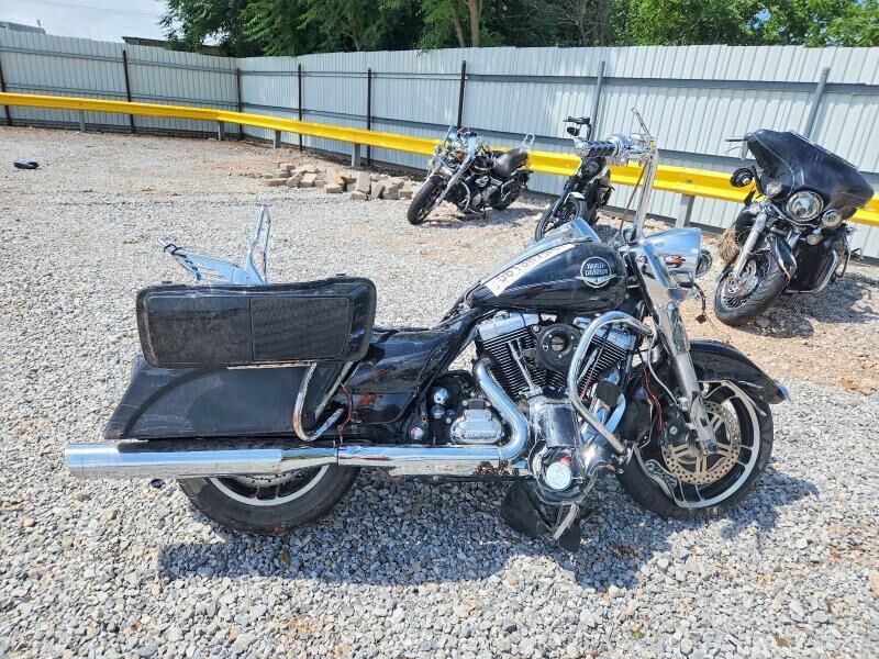 2009 HARLEY DAVIDSON FLHRC / Road King Classic