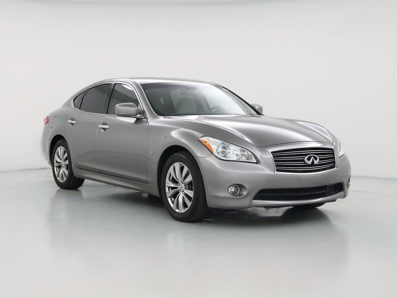 Infiniti Q70
