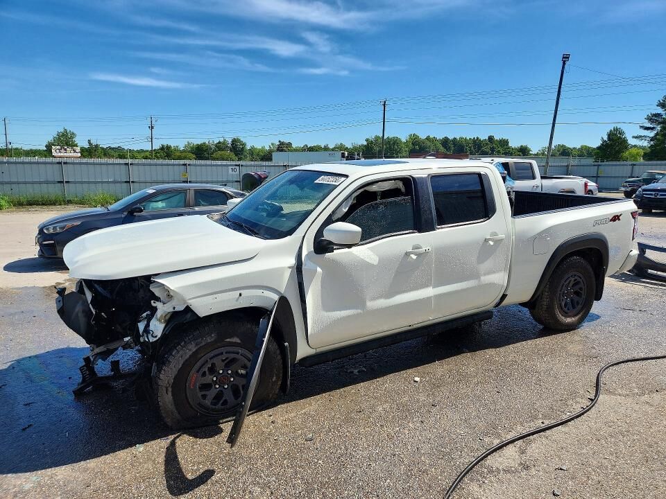 2025 NISSAN Frontier