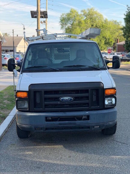 2012 FORD E-350