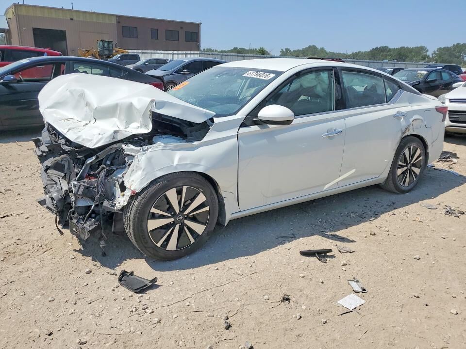 2022 NISSAN Altima