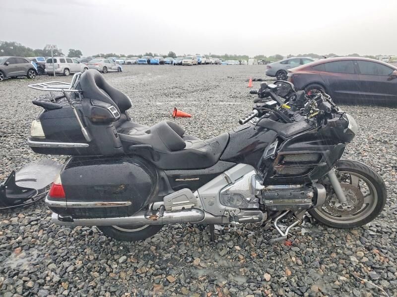 2004 HONDA GL1800