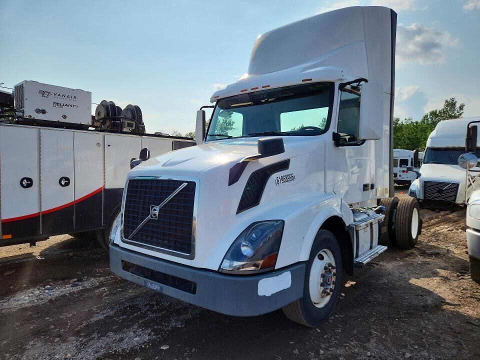 2016 VOLVO TRUCK VNL