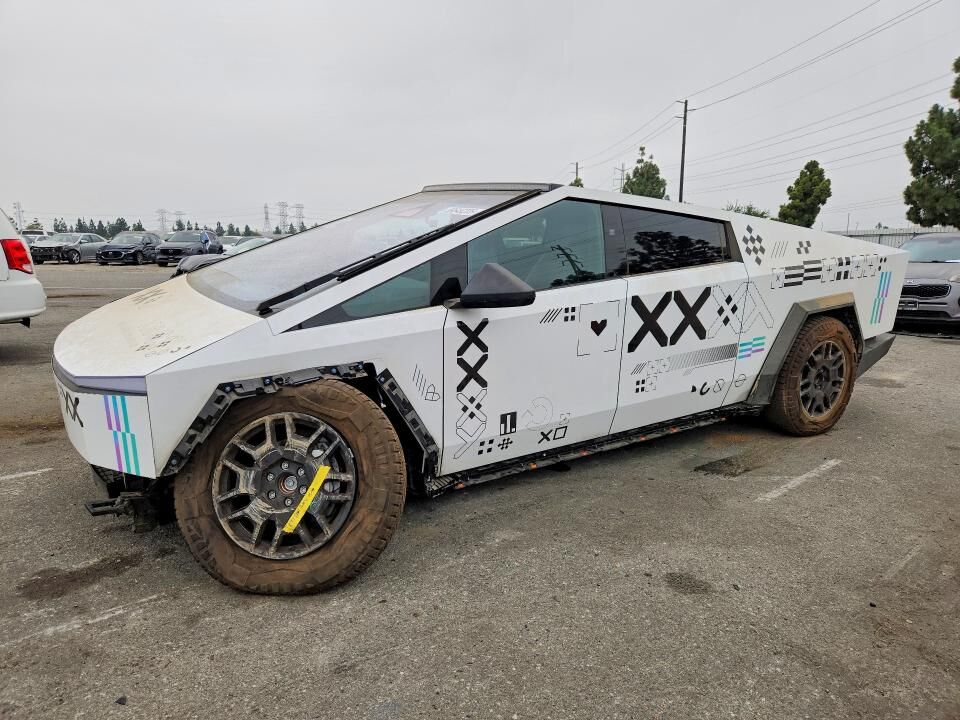 2024 TESLA Cybertruck