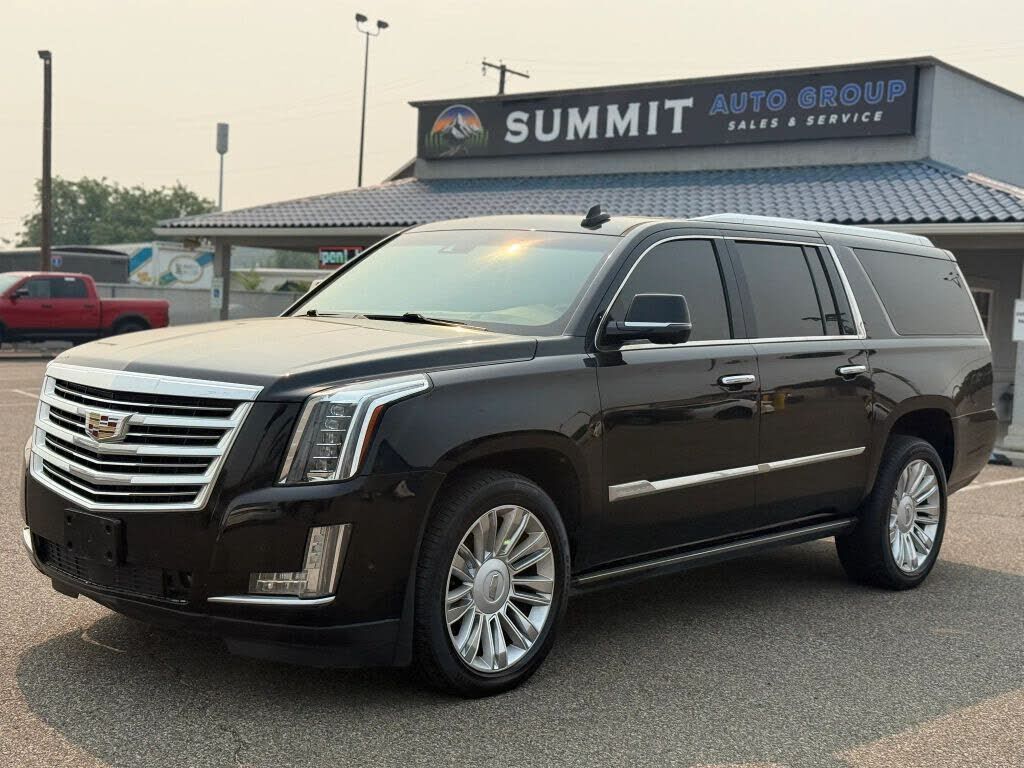2017 CADILLAC Escalade ESV
