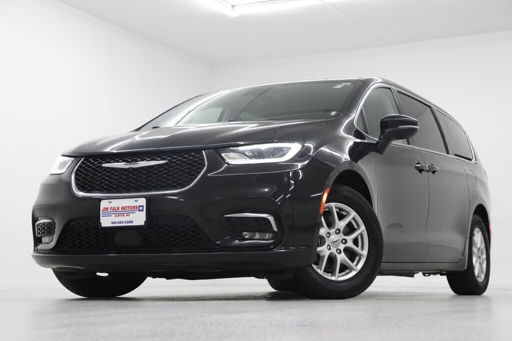 2023 CHRYSLER Pacifica