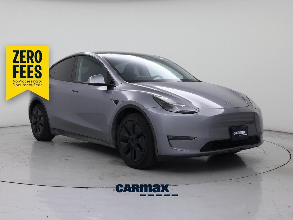 2025 TESLA Model Y