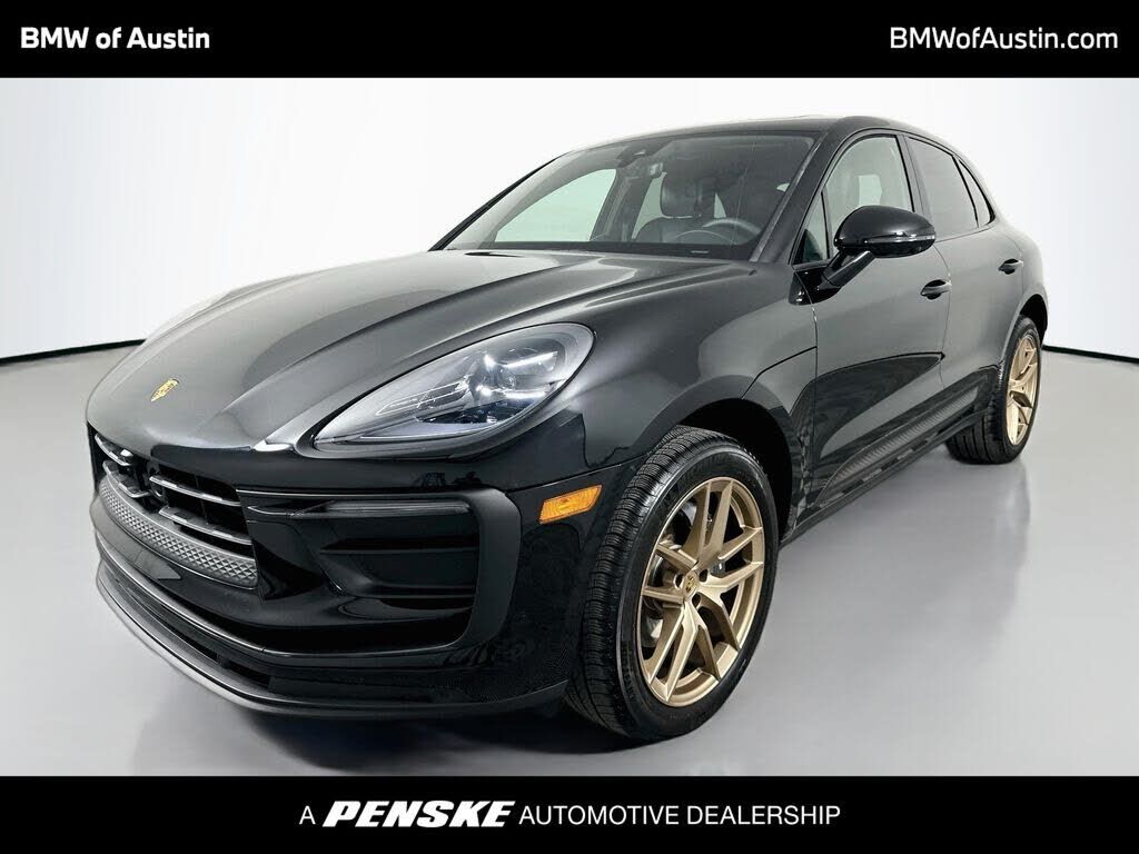 2025 PORSCHE Macan