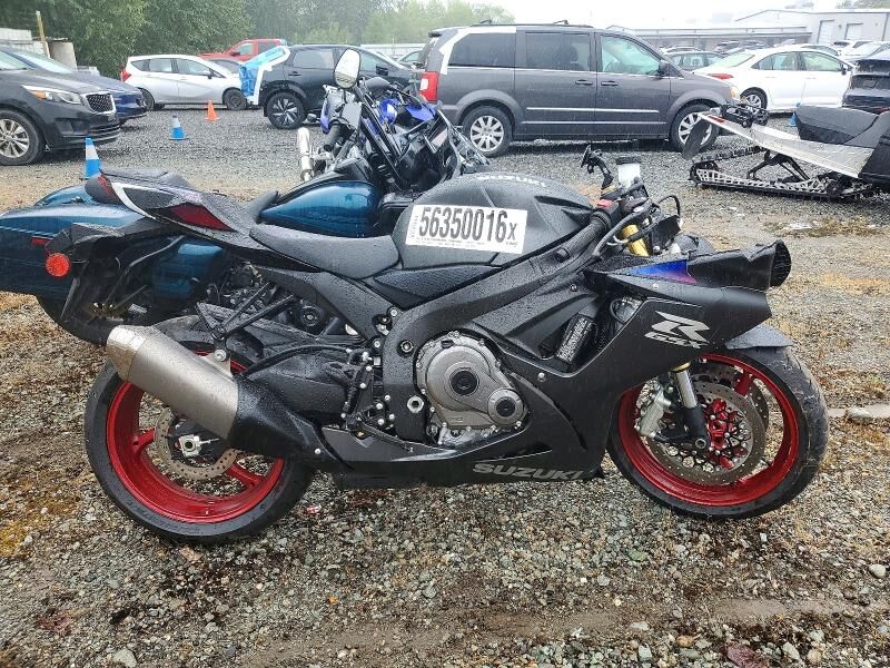 2026 SUZUKI GSX-R750