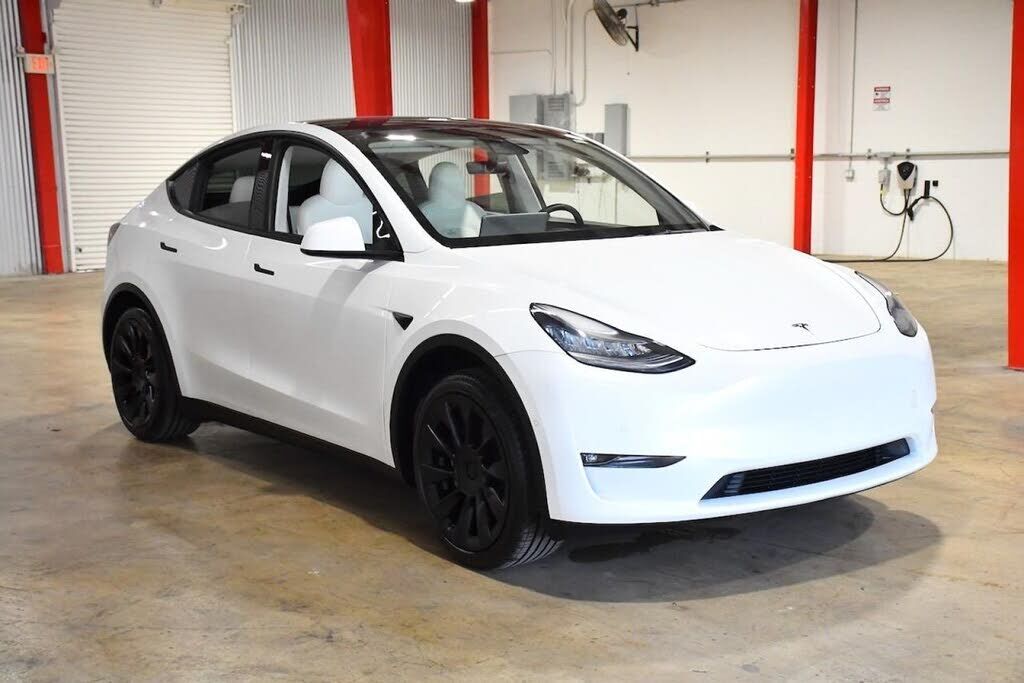 2021 TESLA Model Y