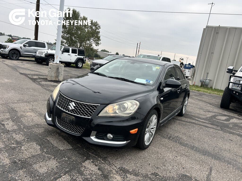 2013 SUZUKI Kizashi