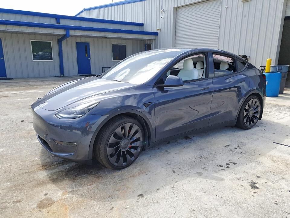 2023 TESLA Model Y
