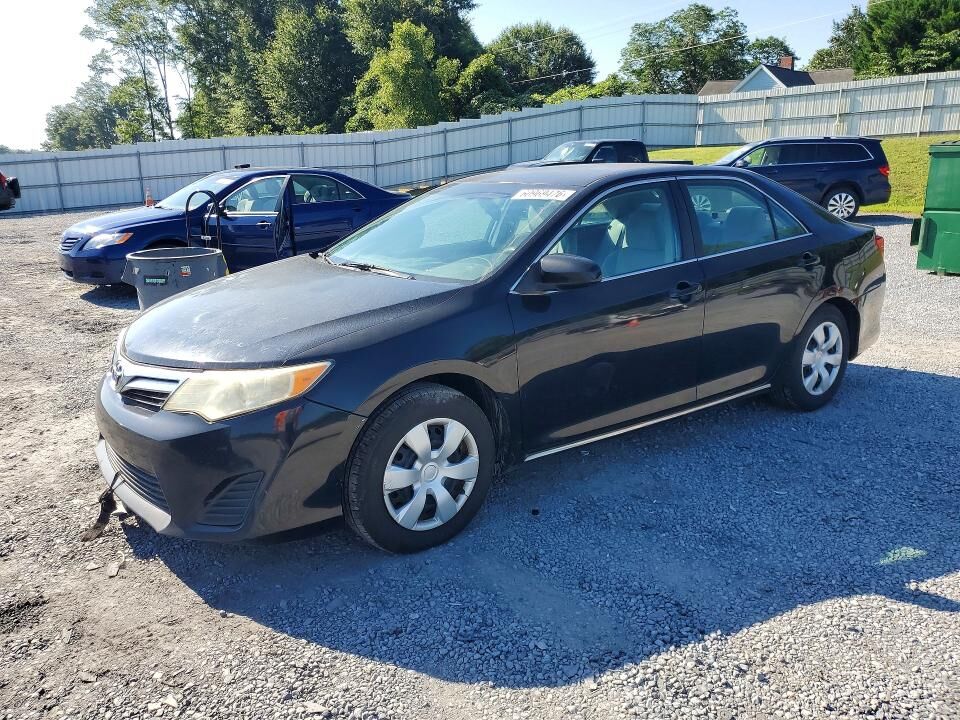 2013 TOYOTA Camry