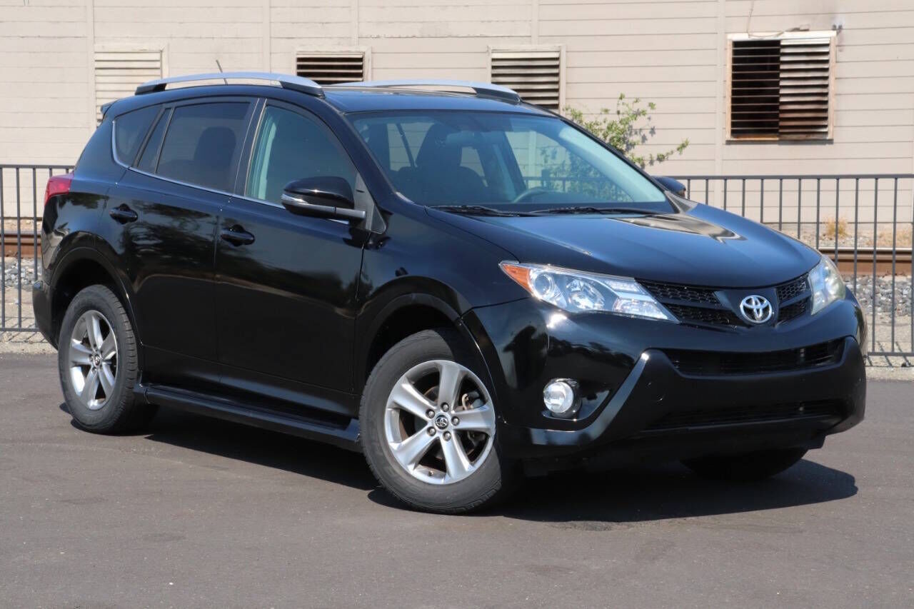2015 TOYOTA RAV4