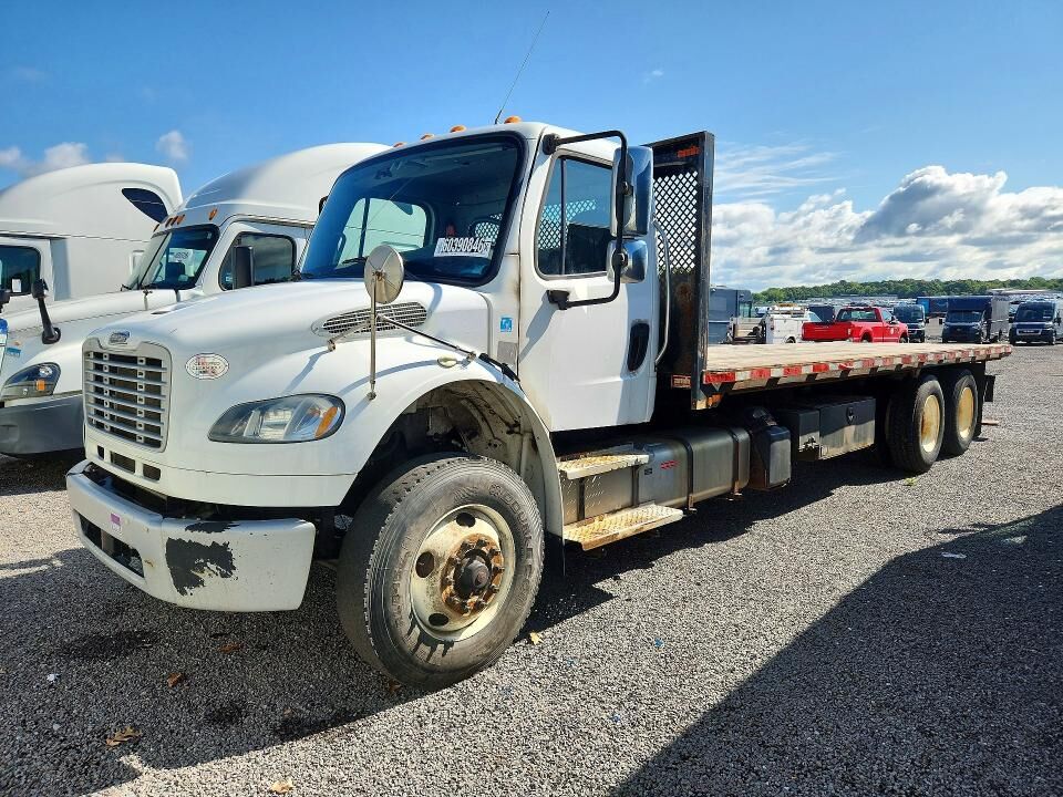2017 FREIGHTLINER M2