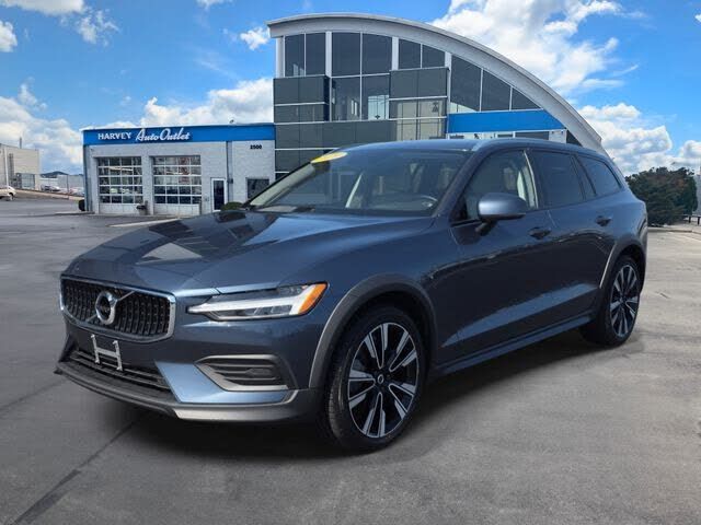 2020 VOLVO V60CC