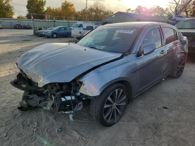 2013 CHRYSLER 200
