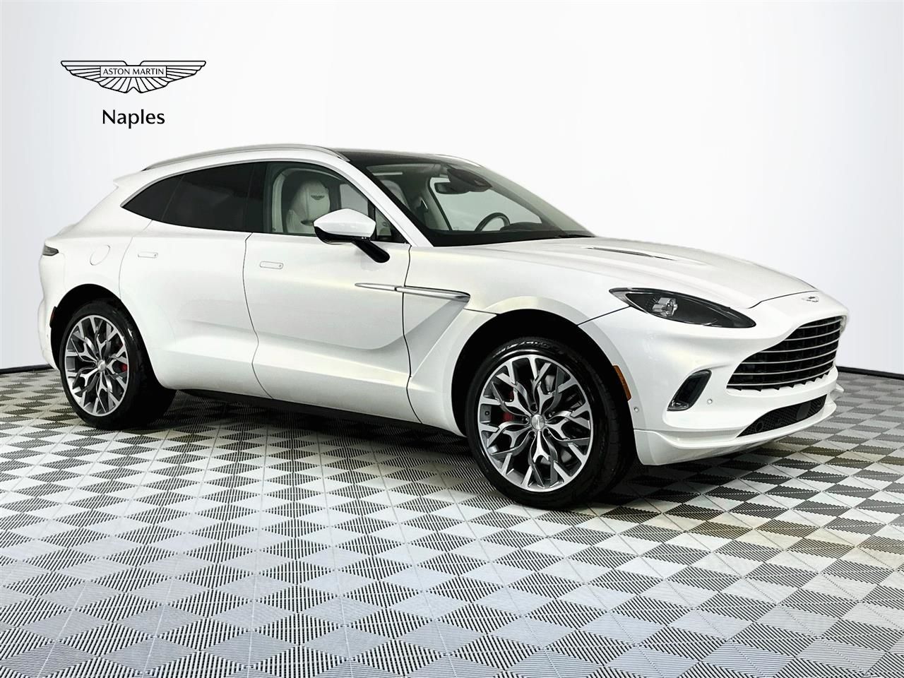 2023 ASTON MARTIN DBX