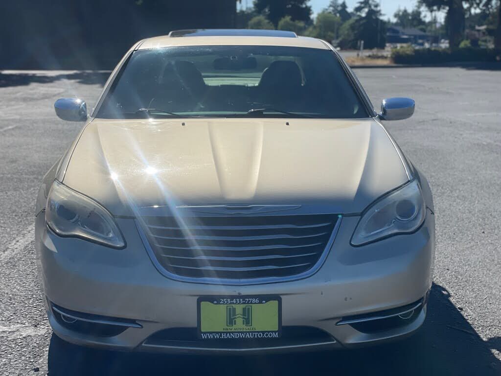 2011 CHRYSLER 200
