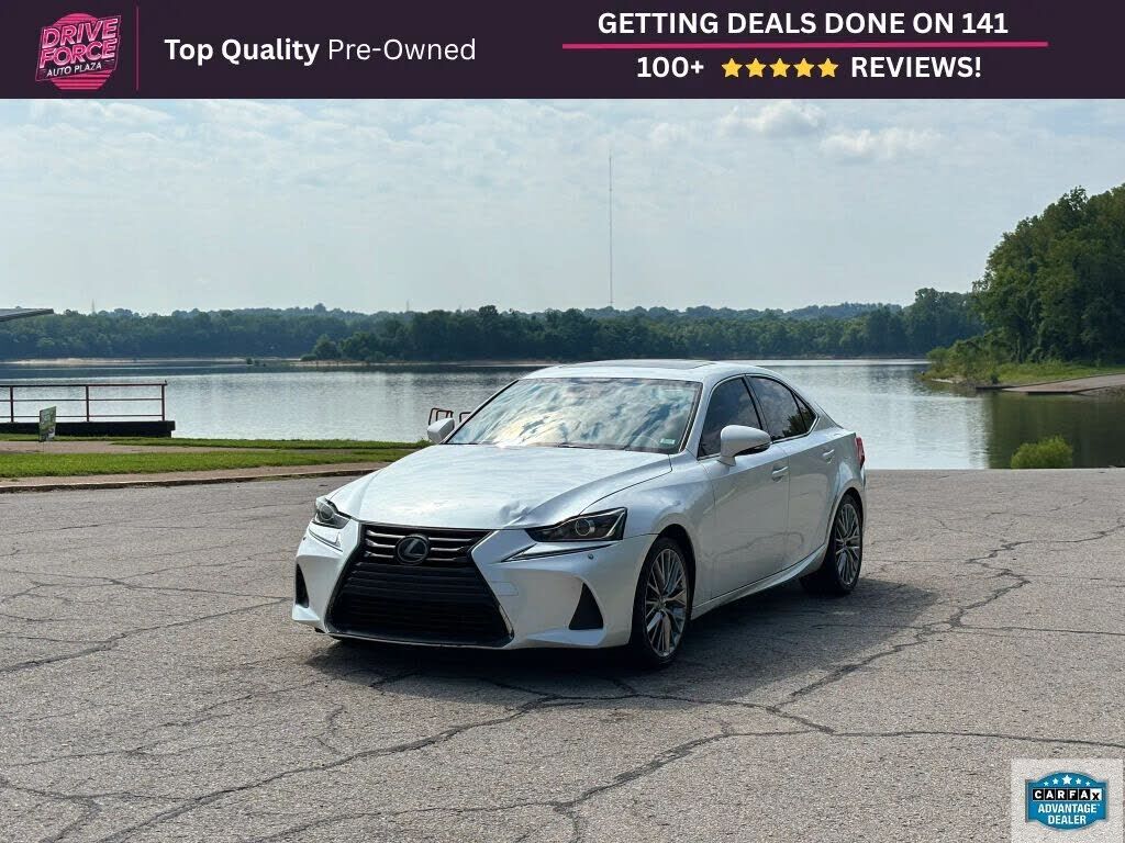 2017 LEXUS IS