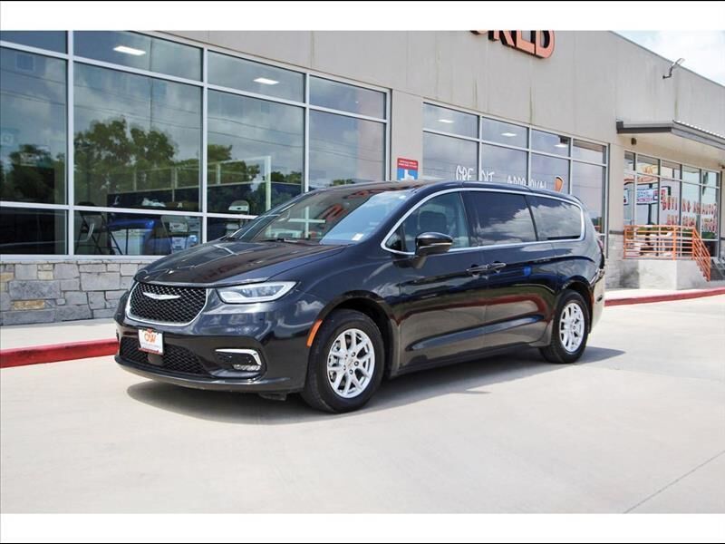 2023 CHRYSLER Pacifica
