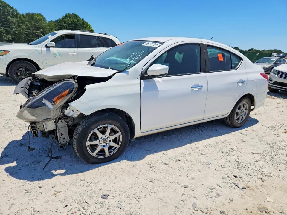 2019 NISSAN Versa