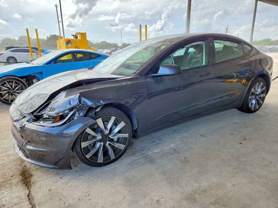 2025 TESLA Model 3