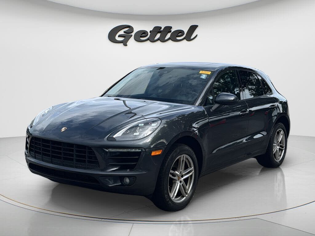 2018 PORSCHE Macan