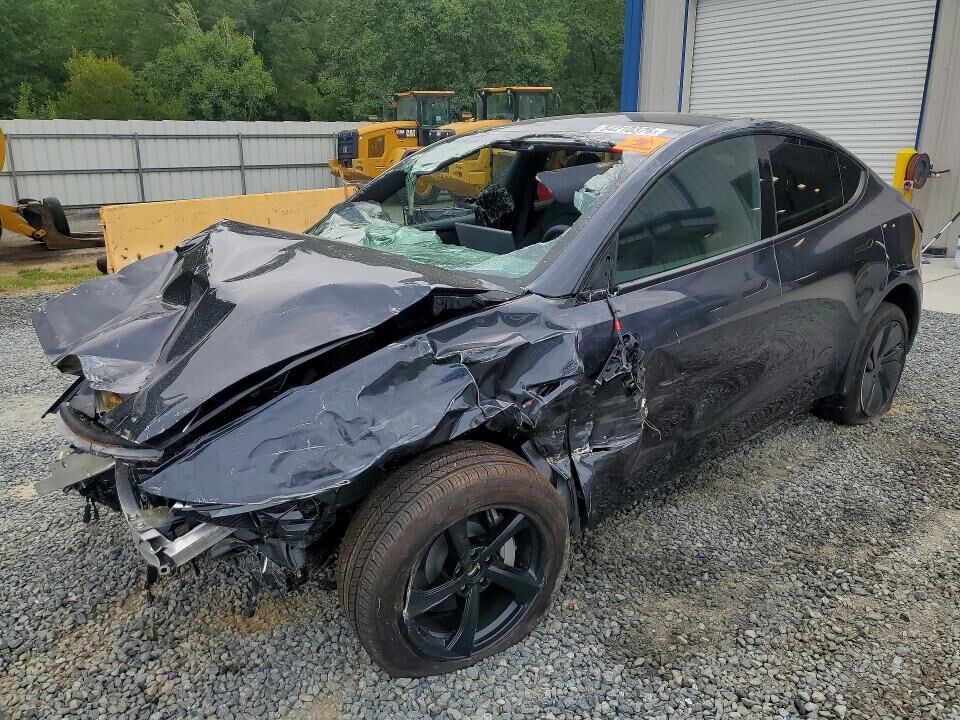 2026 TESLA Model Y