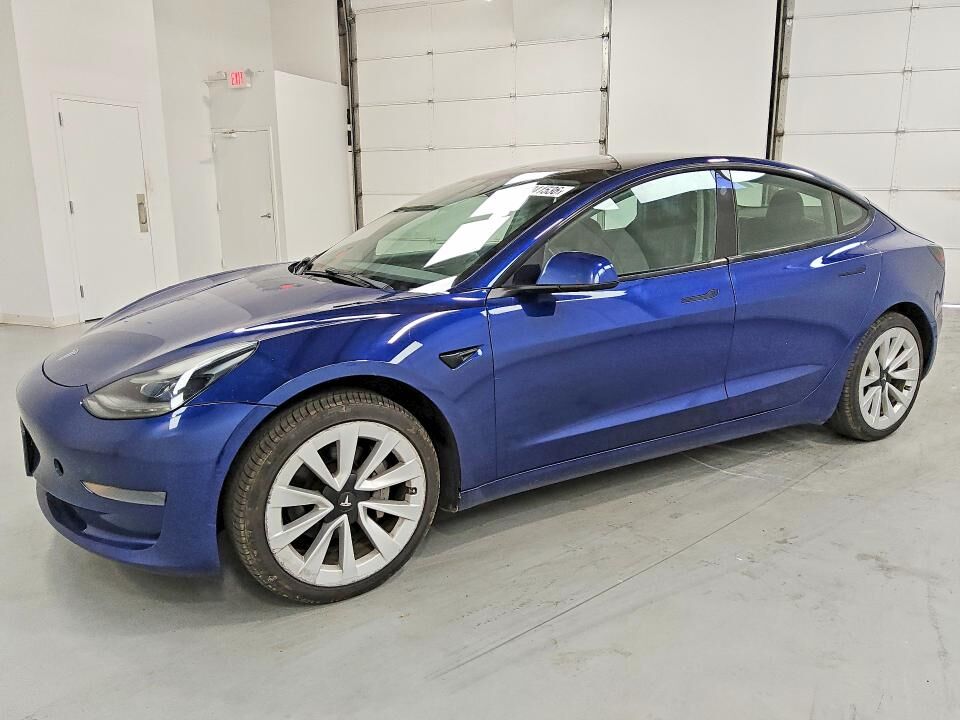 2022 TESLA Model 3