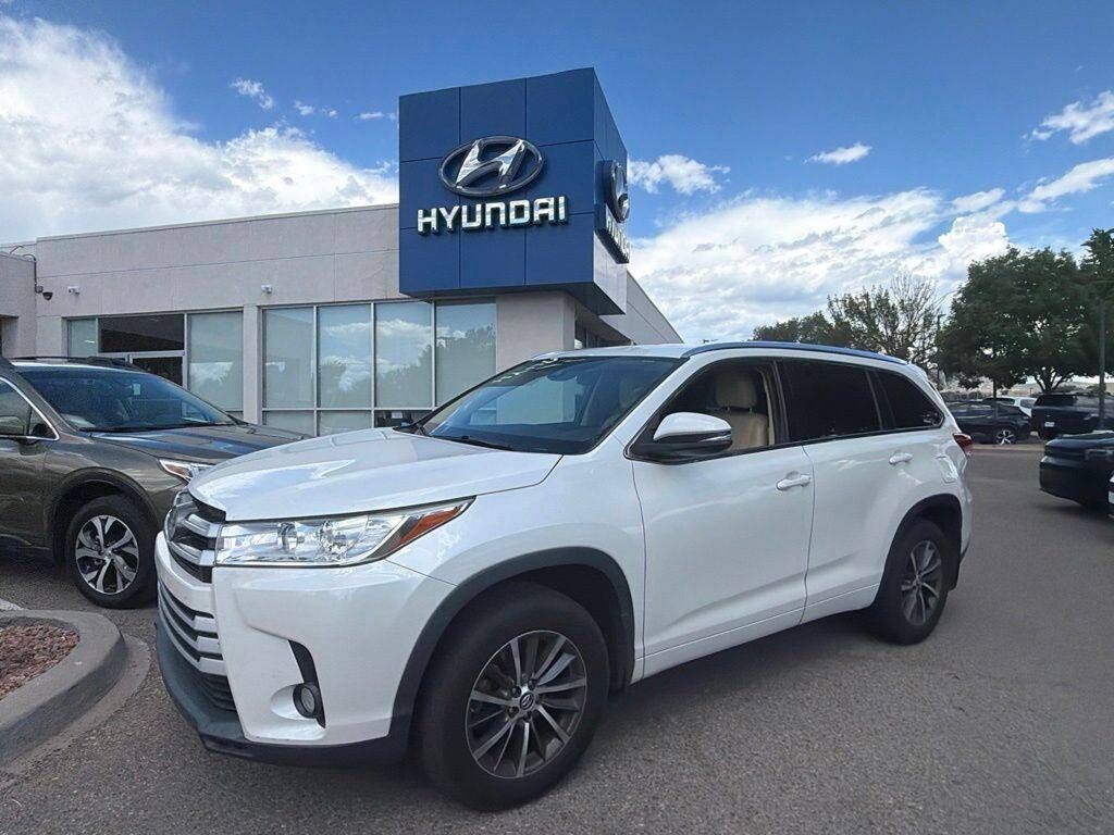 2017 TOYOTA Highlander