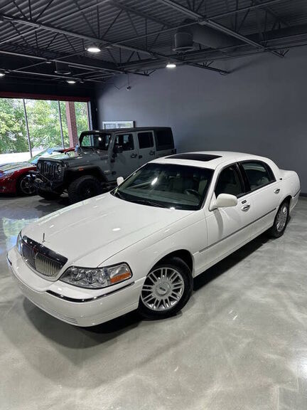 2007 LINCOLN Town Car