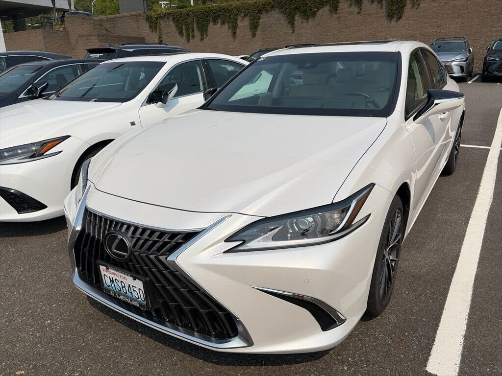 2024 LEXUS ES