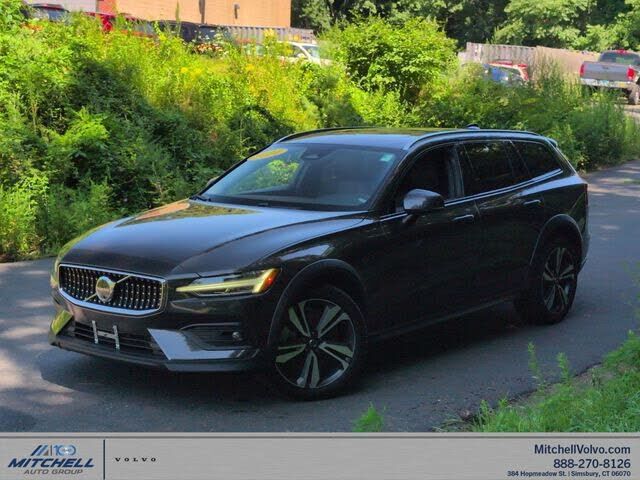 2024 VOLVO V60CC