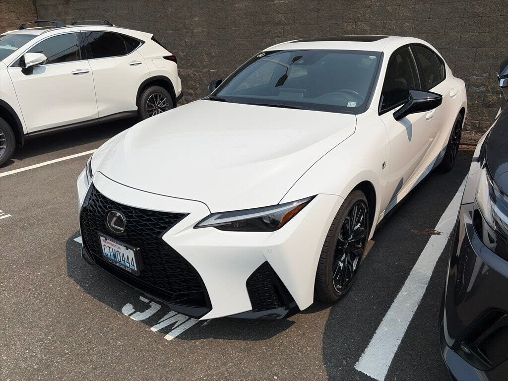 2025 LEXUS IS