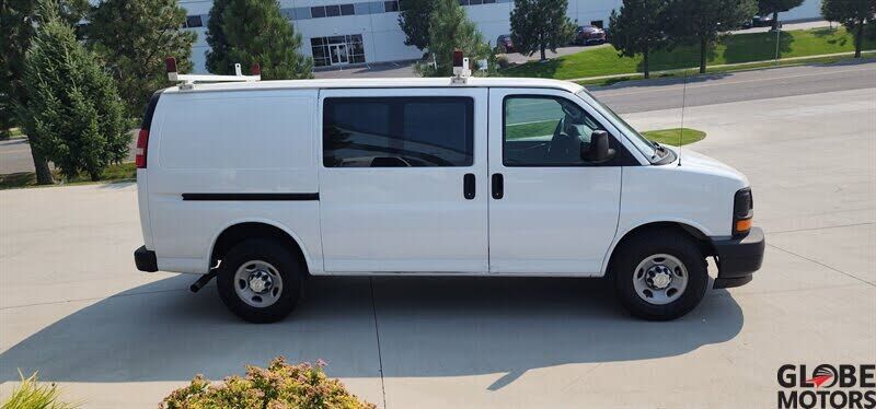2017 CHEVROLET Express