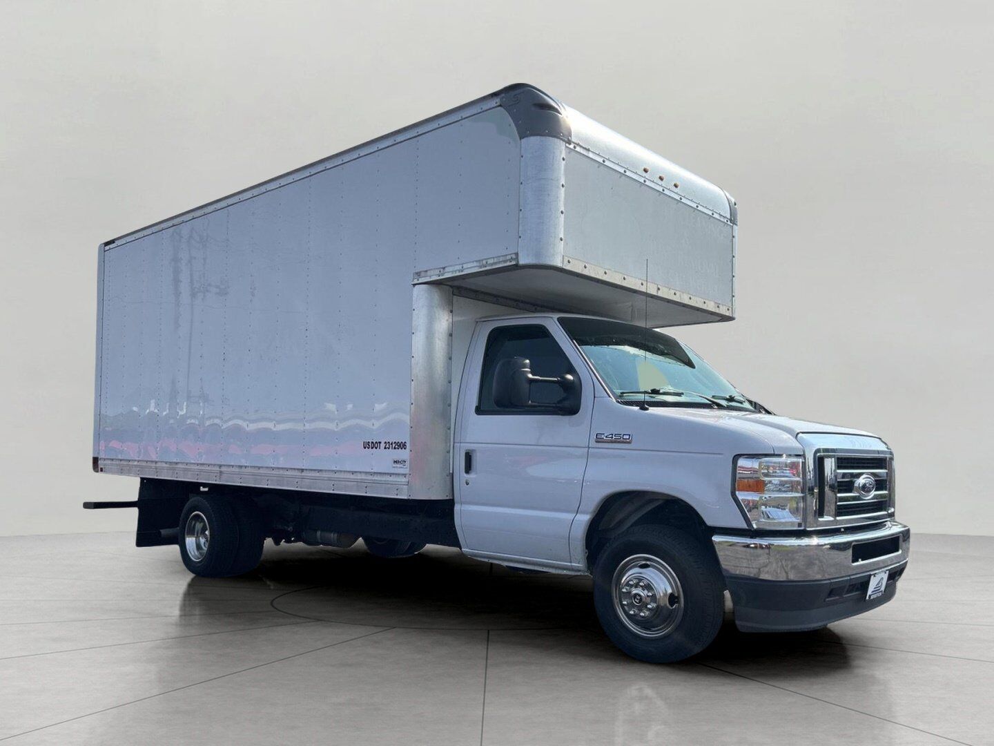 2021 FORD E-450