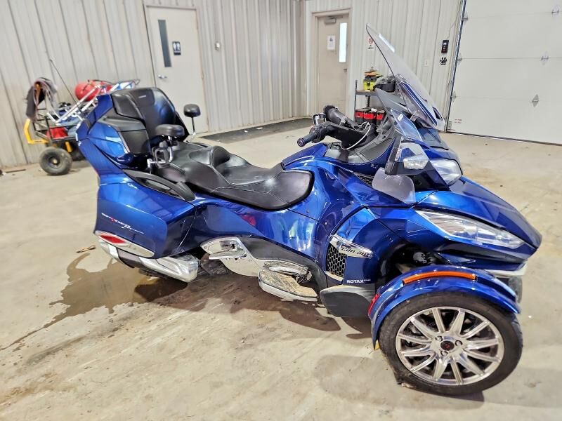 2016 SPYDER RT