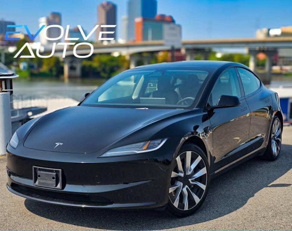 2024 TESLA Model 3