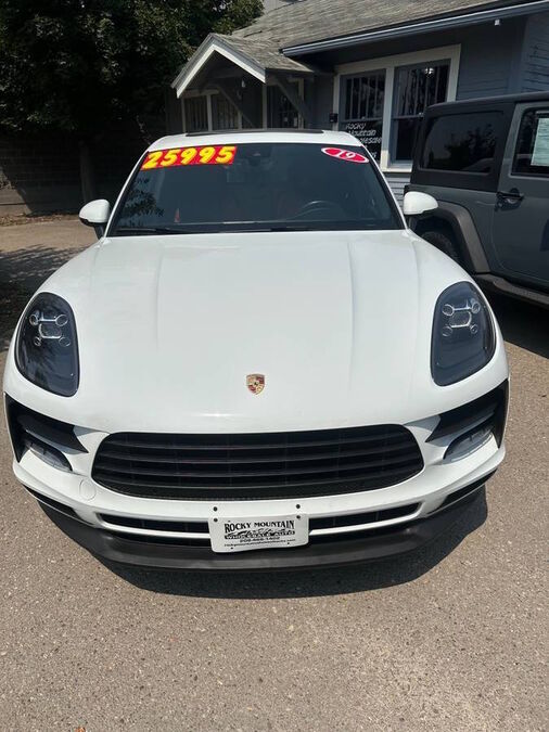 2019 PORSCHE Macan