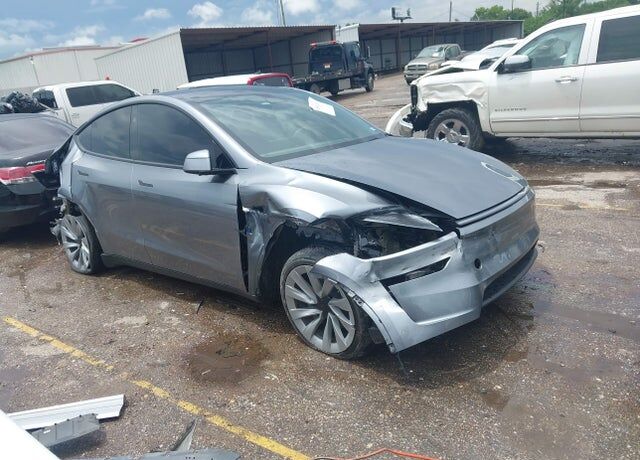 2026 TESLA Model Y