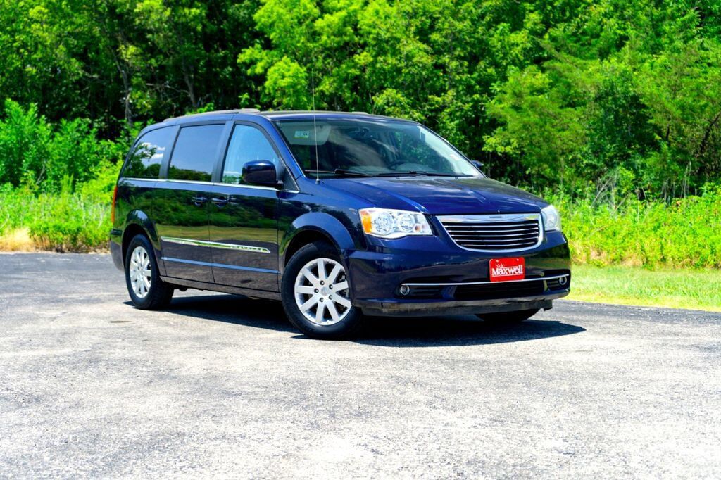 2015 CHRYSLER Town and Country