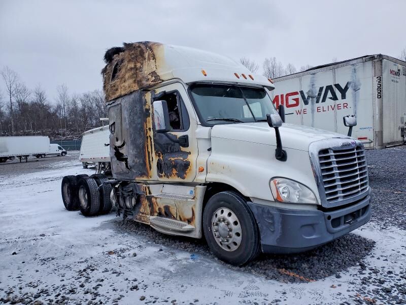 2015 FREIGHTLINER Cascadia