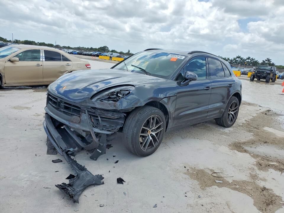 2024 PORSCHE Macan