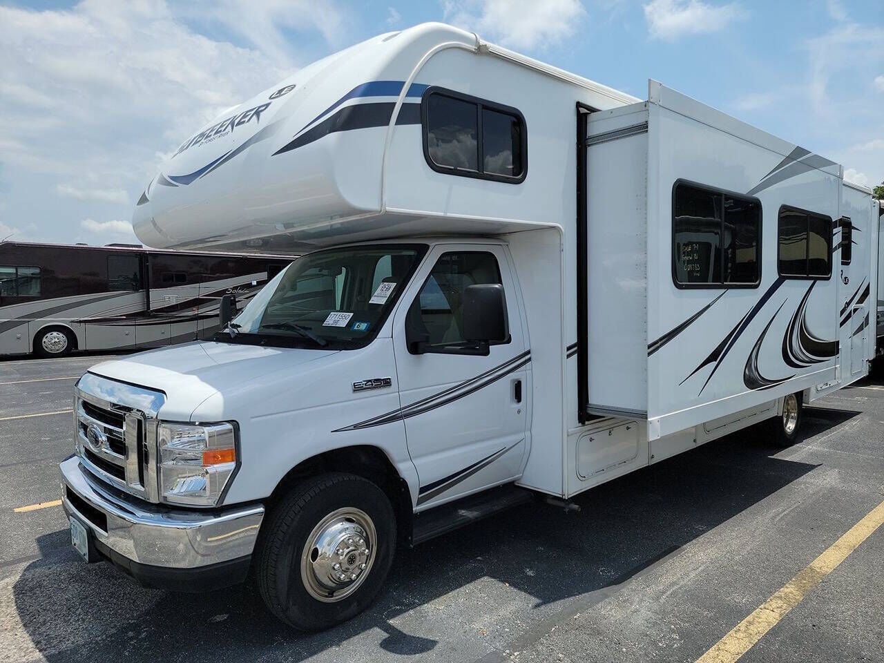 2019 FORD E-450