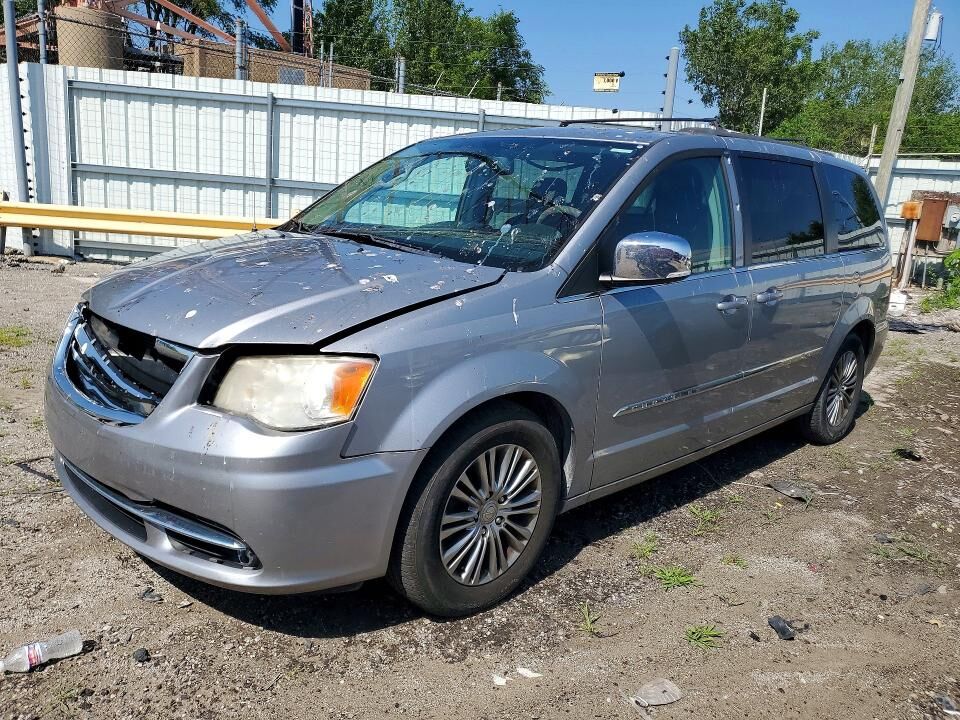 2014 CHRYSLER Town and Country