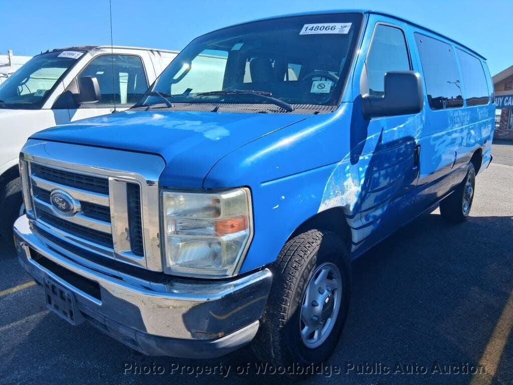 2011 FORD E-350