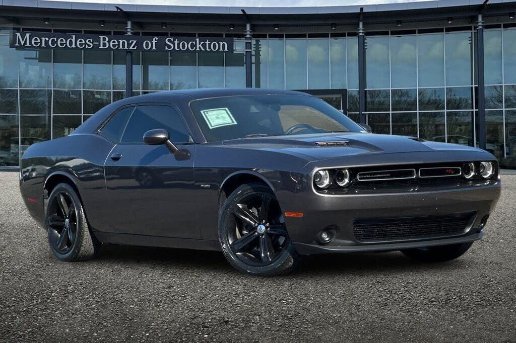 2017 DODGE Challenger