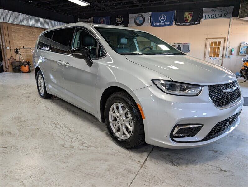2024 CHRYSLER Pacifica